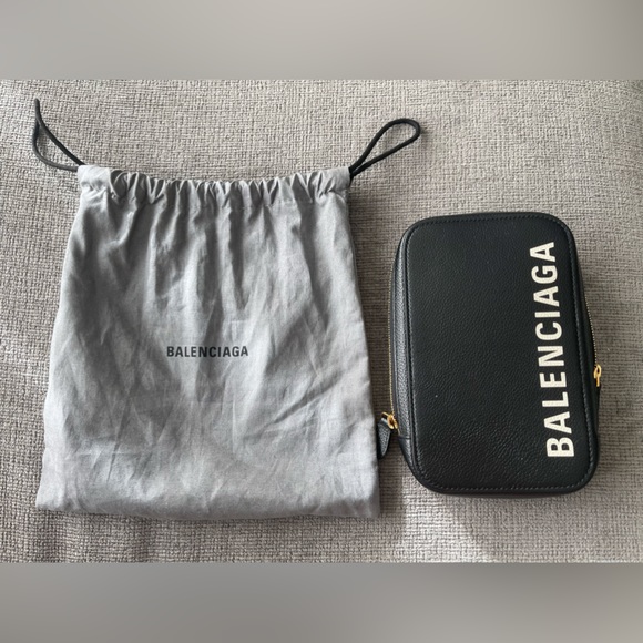 Authentic Balenciaga body bag - Picture 2 of 15